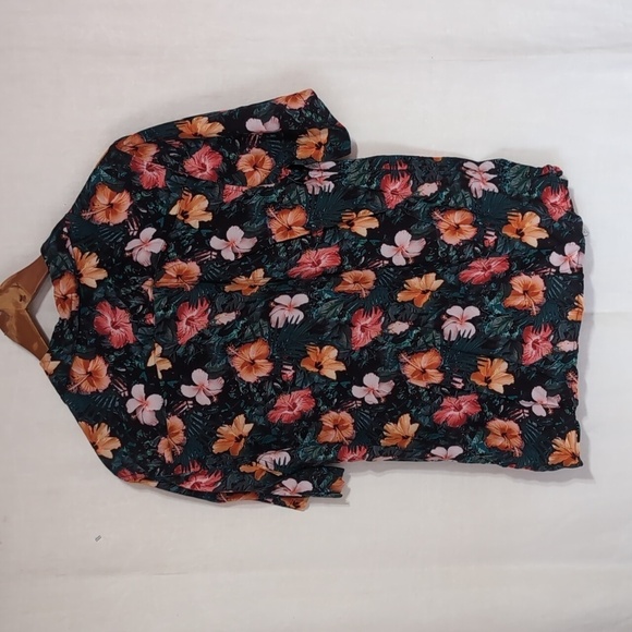 Le 31 Par Simons Green Floral Short Sleeve Button Up Size Small Made in Italy - Picture 4 of 4